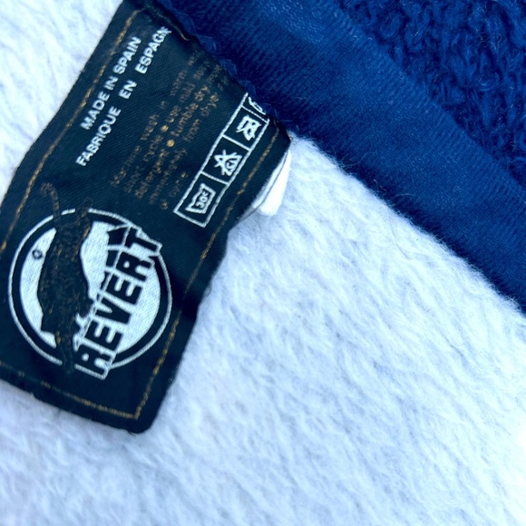 STADIUM BLANKET PENN STATE REVERT Fuzzy Stadium Blanket, Blue & White 74”x52” - Picture 3 of 6